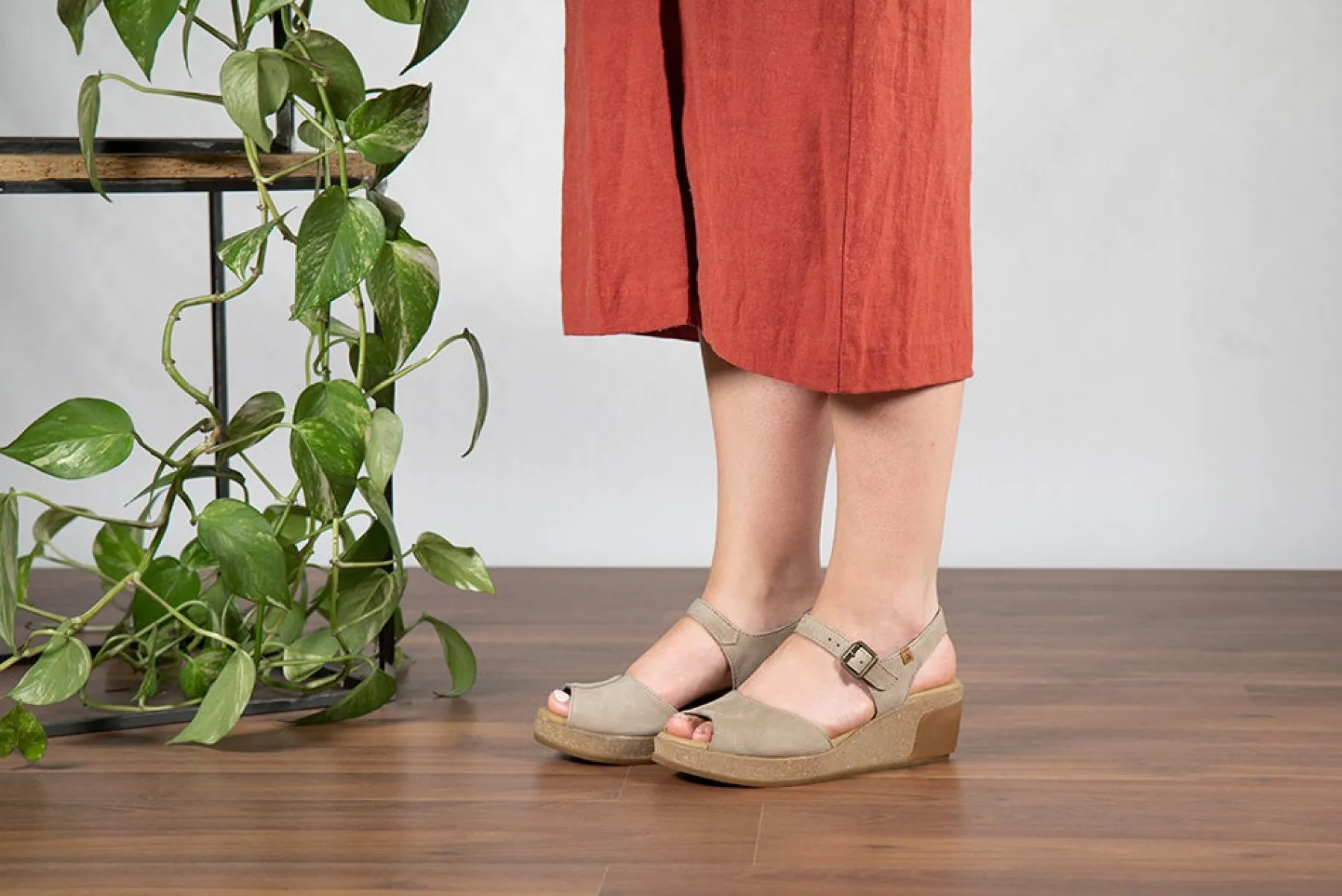 leaves_2-6.webp Mujer El Naturalista 5000 Leaves