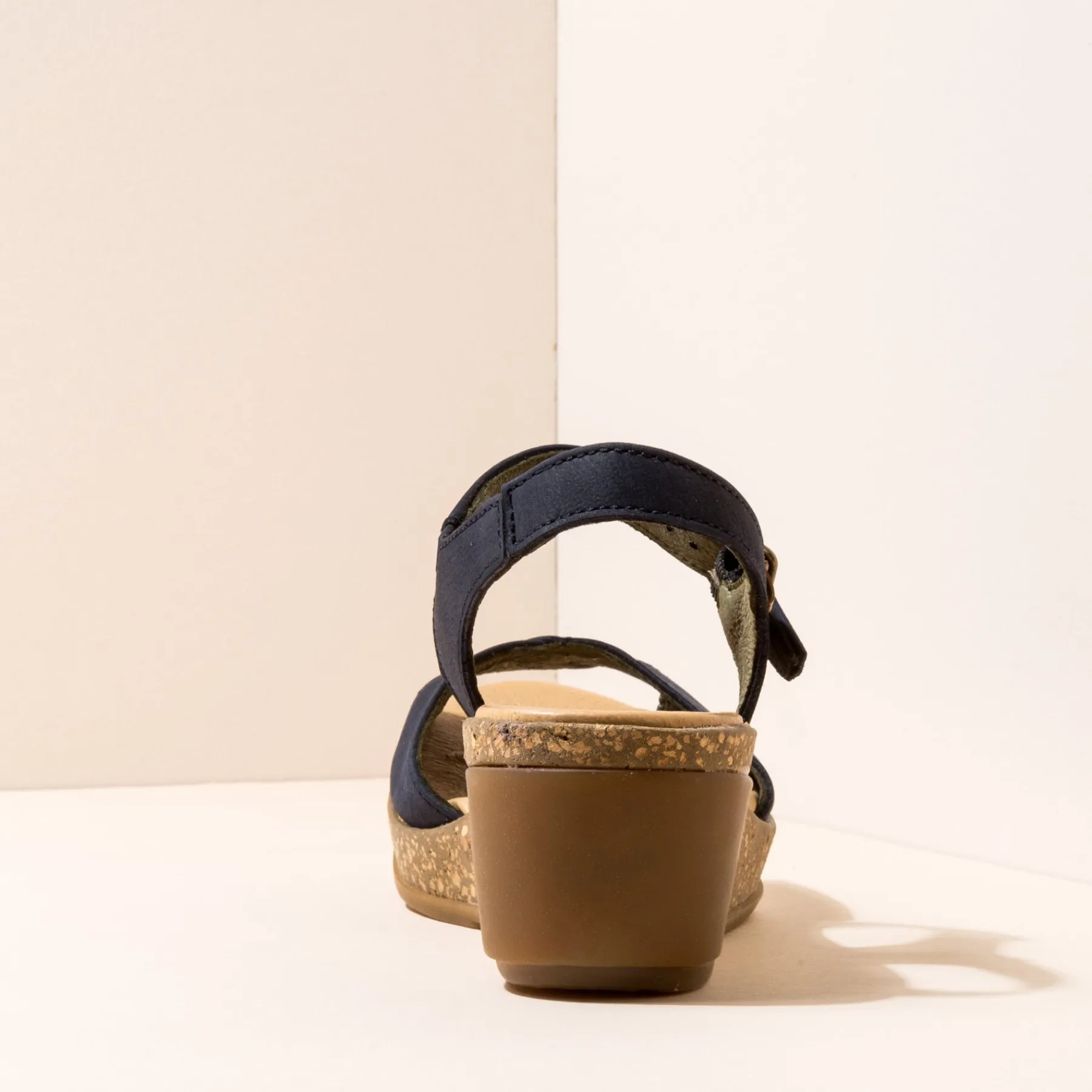 leaves_4-5.webp Mujer El Naturalista 5000 Leaves